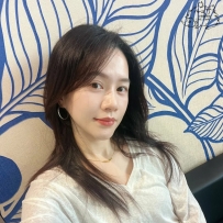 4k  氣質小女人，粉嫩美乳迷人