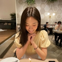 謝謝今天的蛋糕，也謝謝這個階段的我   生日快樂，給自己🍰