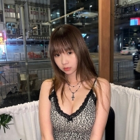 4500  大奶卡哇伊 咖啡店小妹