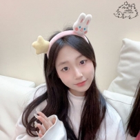 8000  剛出爐的高中生，居家可愛風格