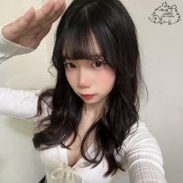 5000  像一顆剛熟的草莓小奶昔，輕輕一碰就讓人想一口含住