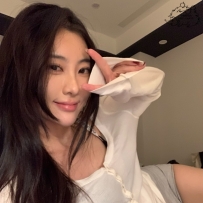 6k  曲線自然，身材修長  互動主動 喜歡貼近