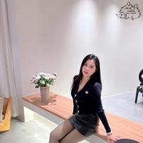 4500 超頂的完美身材，渾圓美乳蹦出來，纖細蠻腰很好抓握